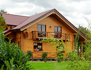 Wohnblockhaus und Holzrahmenhaus